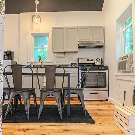 Campfire Cottage Fireplace, Fire Pit & No Chores! Kingston Ngoại thất bức ảnh