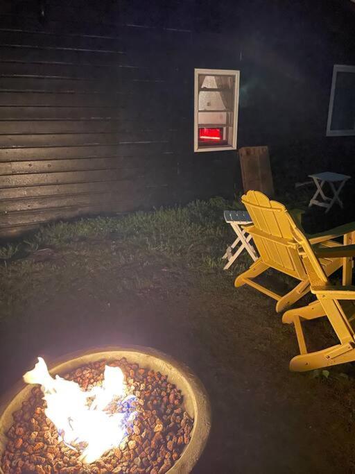 Campfire Cottage Fireplace, Fire Pit & No Chores! Kingston Ngoại thất bức ảnh